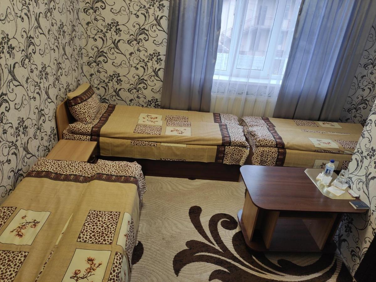 Karavan Hotell Bila Krynytsya  Exteriör bild
