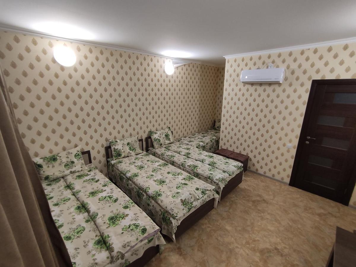Karavan Hotell Bila Krynytsya  Exteriör bild