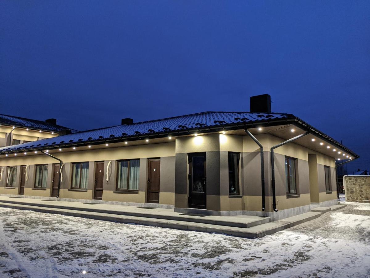 Karavan Hotell Bila Krynytsya  Exteriör bild