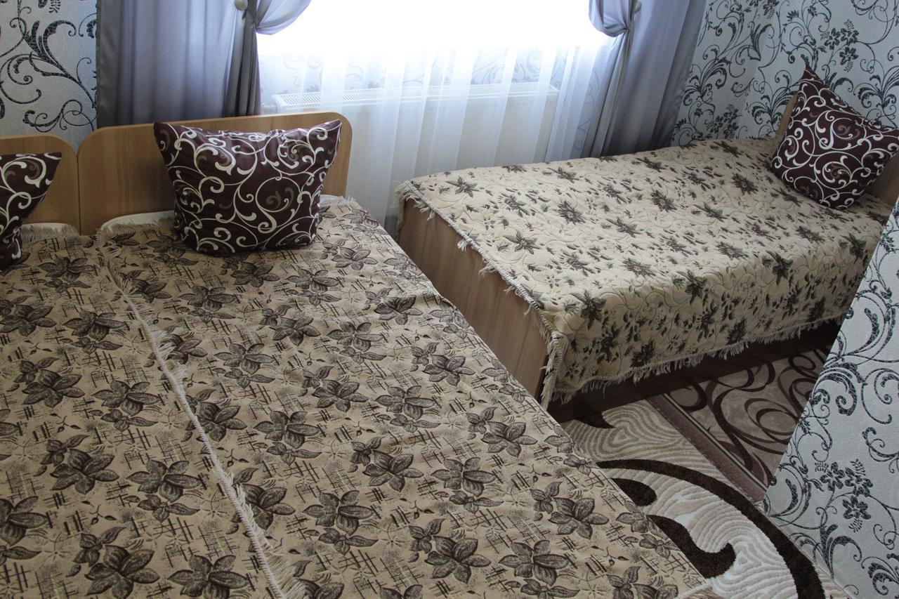 Karavan Hotell Bila Krynytsya  Exteriör bild