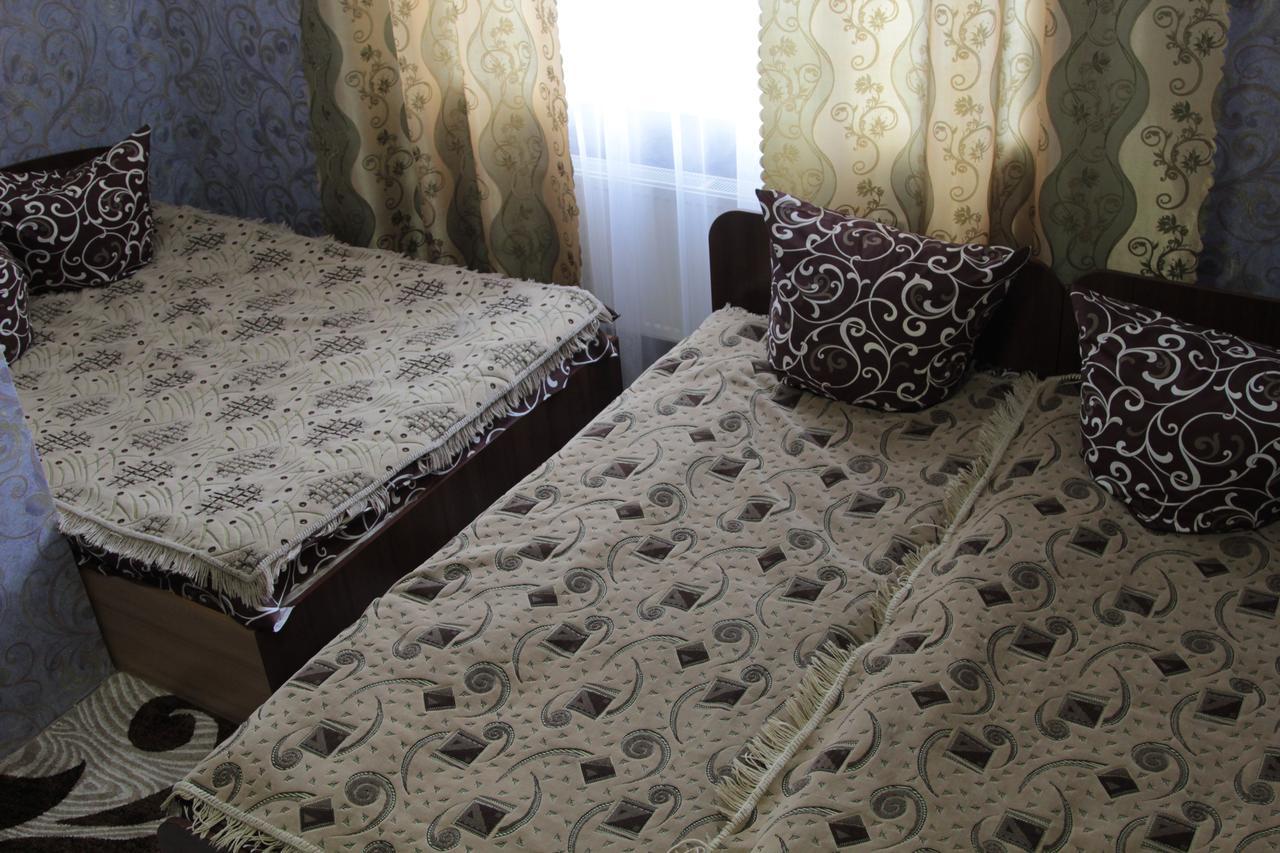Karavan Hotell Bila Krynytsya  Exteriör bild