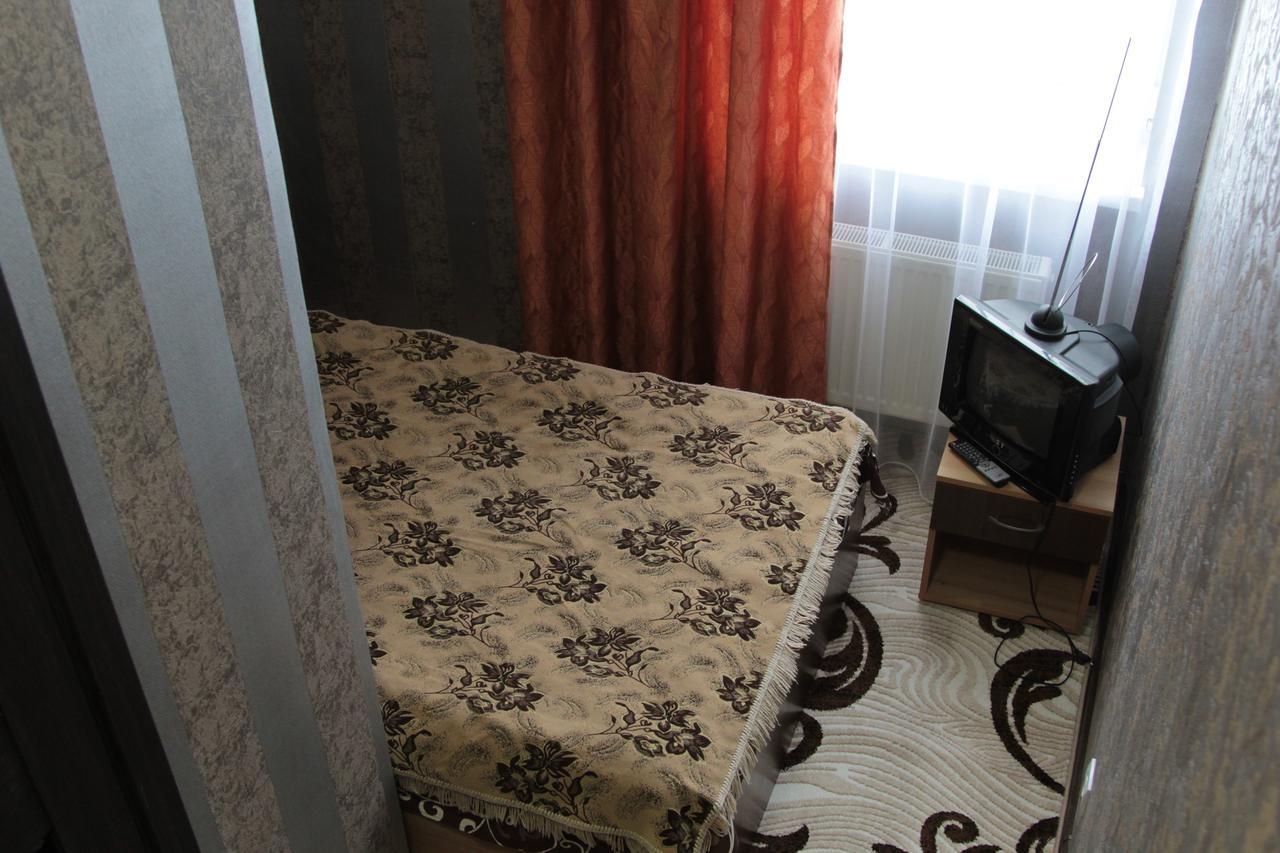 Karavan Hotell Bila Krynytsya  Exteriör bild