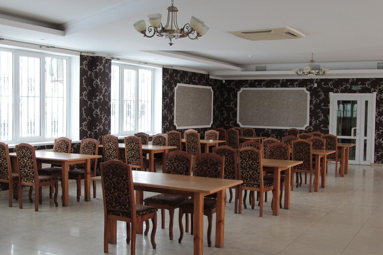 Karavan Hotell Bila Krynytsya  Exteriör bild