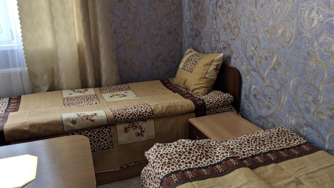 Karavan Hotell Bila Krynytsya  Exteriör bild