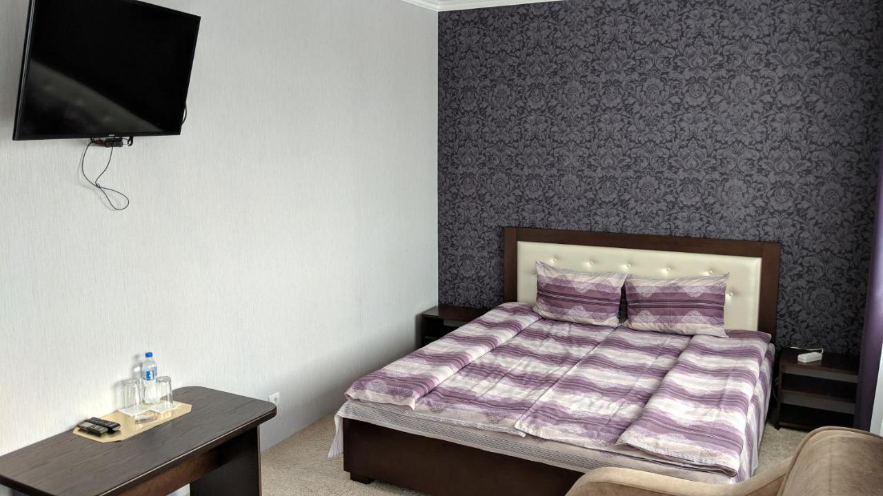Karavan Hotell Bila Krynytsya  Exteriör bild