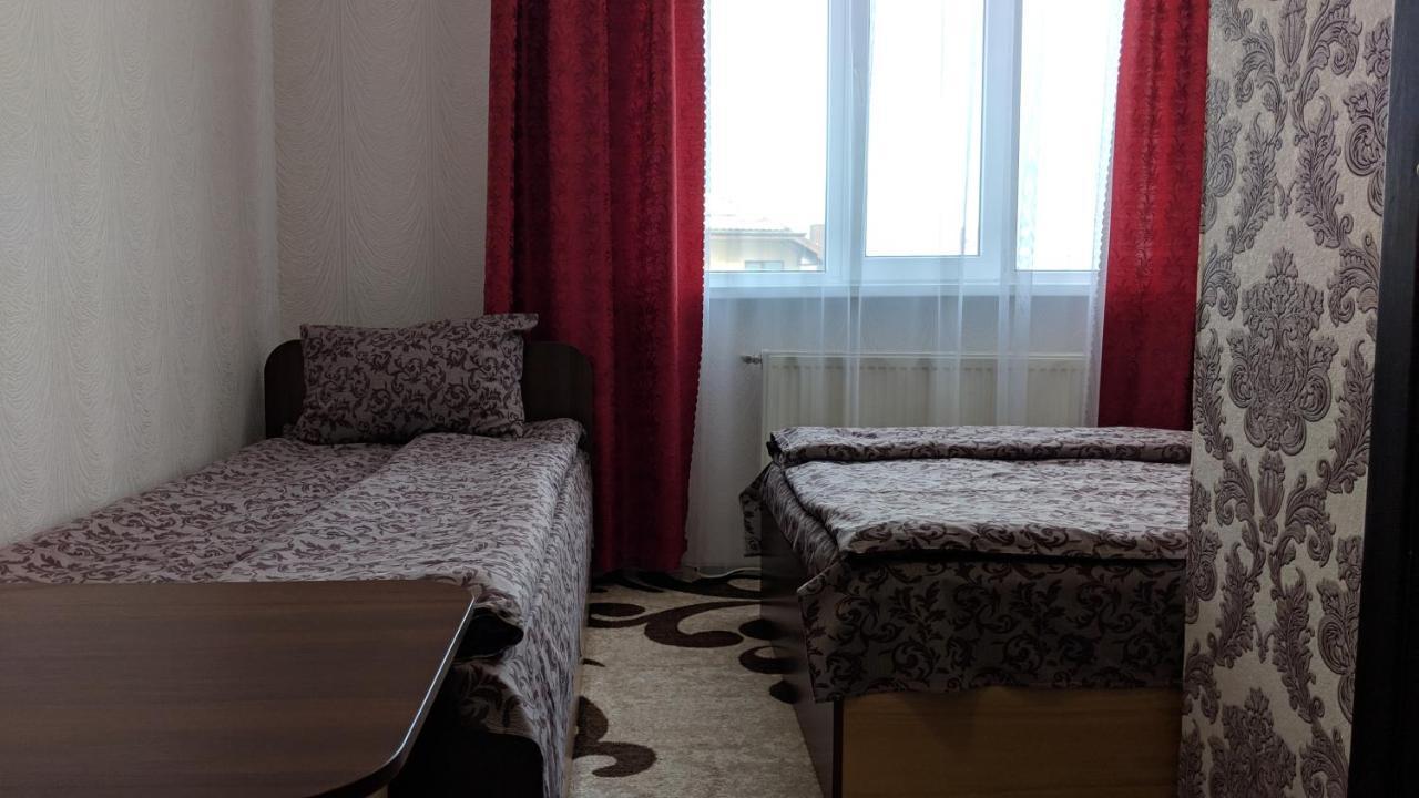 Karavan Hotell Bila Krynytsya  Exteriör bild
