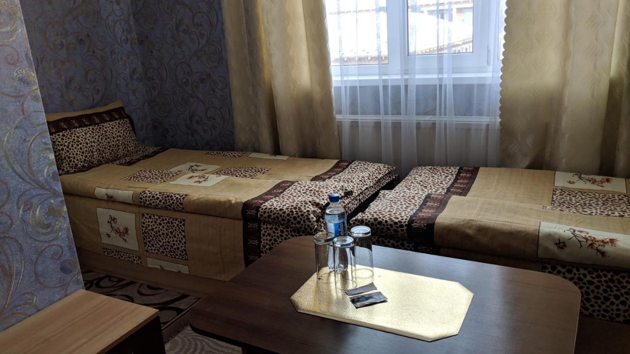 Karavan Hotell Bila Krynytsya  Exteriör bild