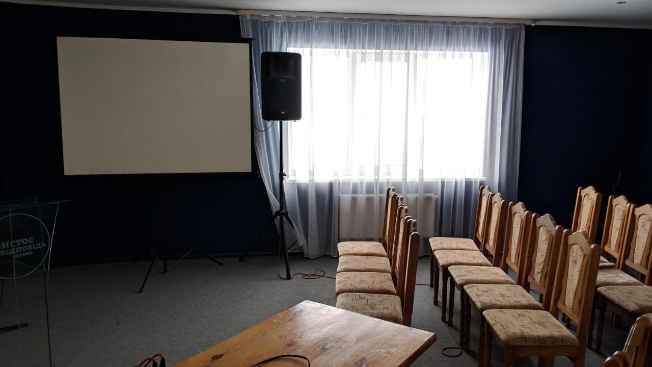 Karavan Hotell Bila Krynytsya  Exteriör bild